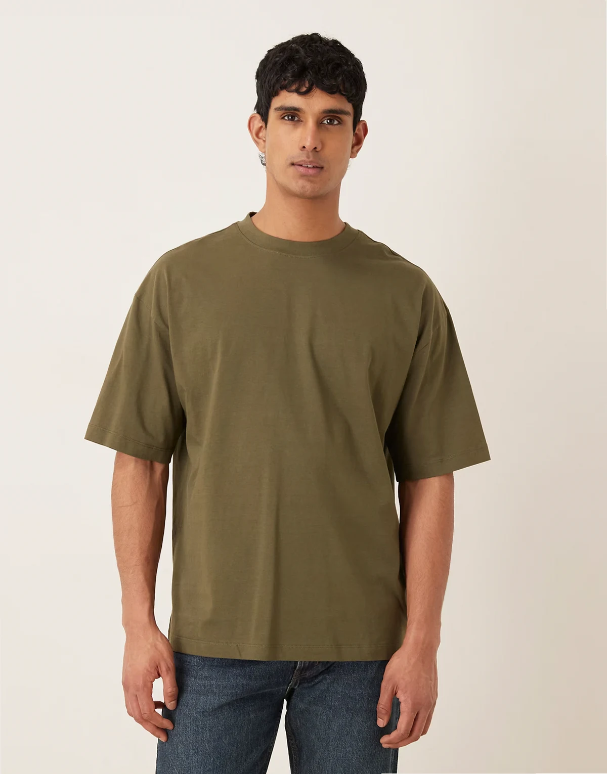 – Essentials – T-shirt oversize z okrągłym dekoltem w kolorze khaki