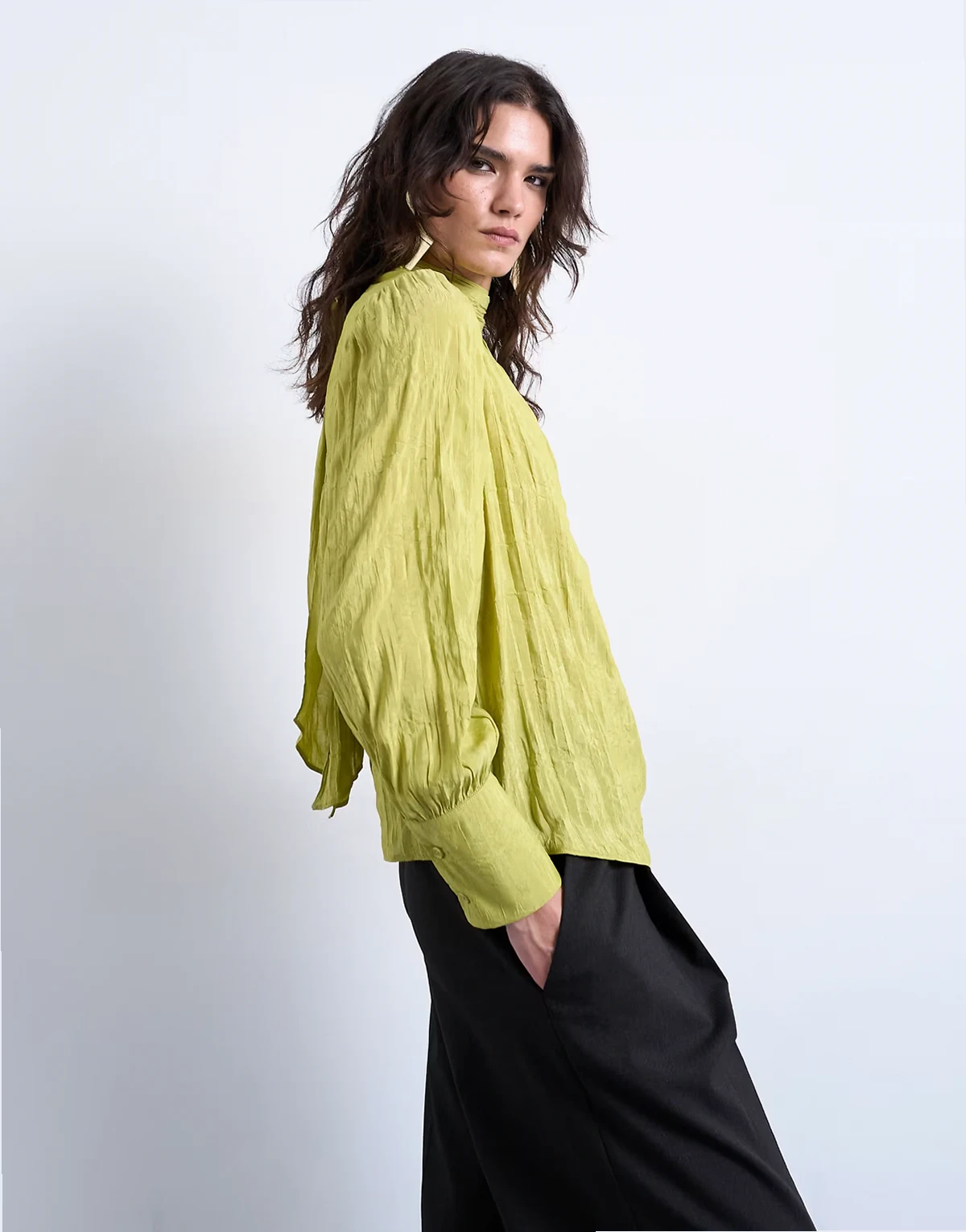 – Schalbluse in Grün mit Knitteroptik