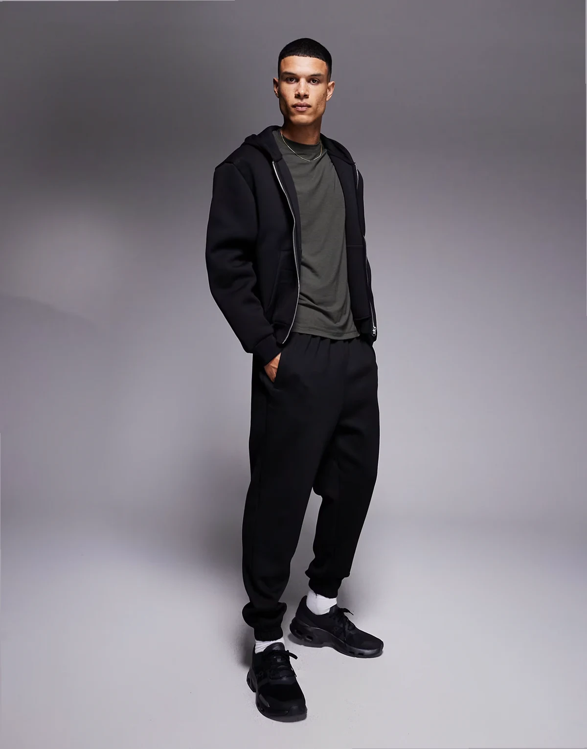 Icon quick dry tapered fit performance sweatpants in black