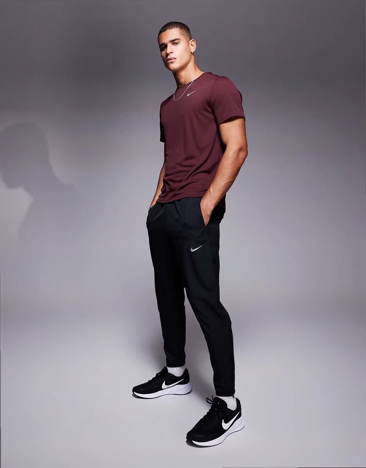 Challenger woven sweatpants in black