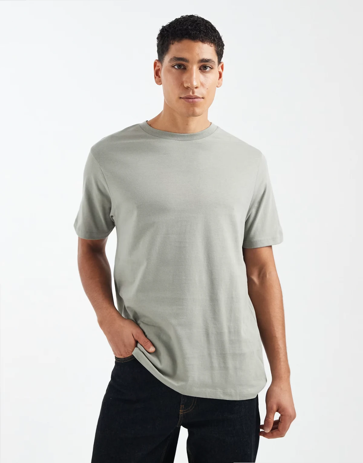 – Essentials – Szarozielony T-shirt o regularnym kroju z okrągłym dekoltem