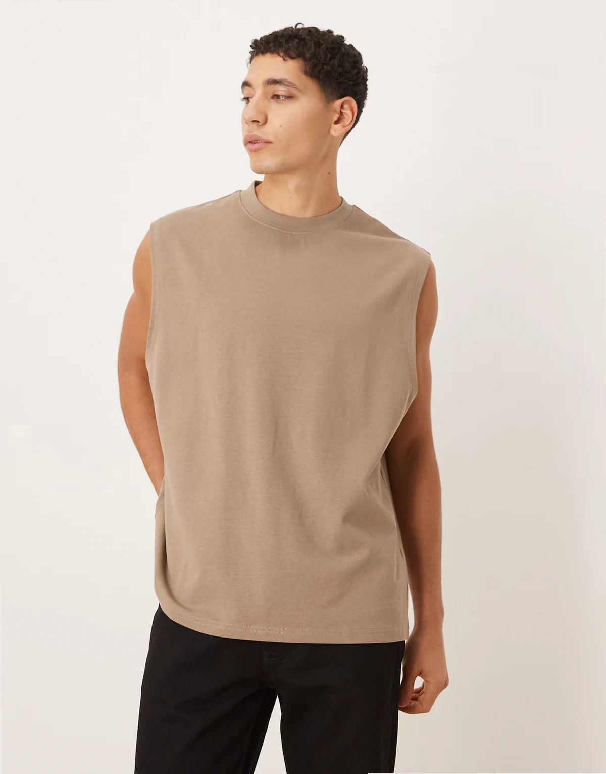 – Circular Design Collection – Brązowy bardzo gruby top oversize bez rękawów