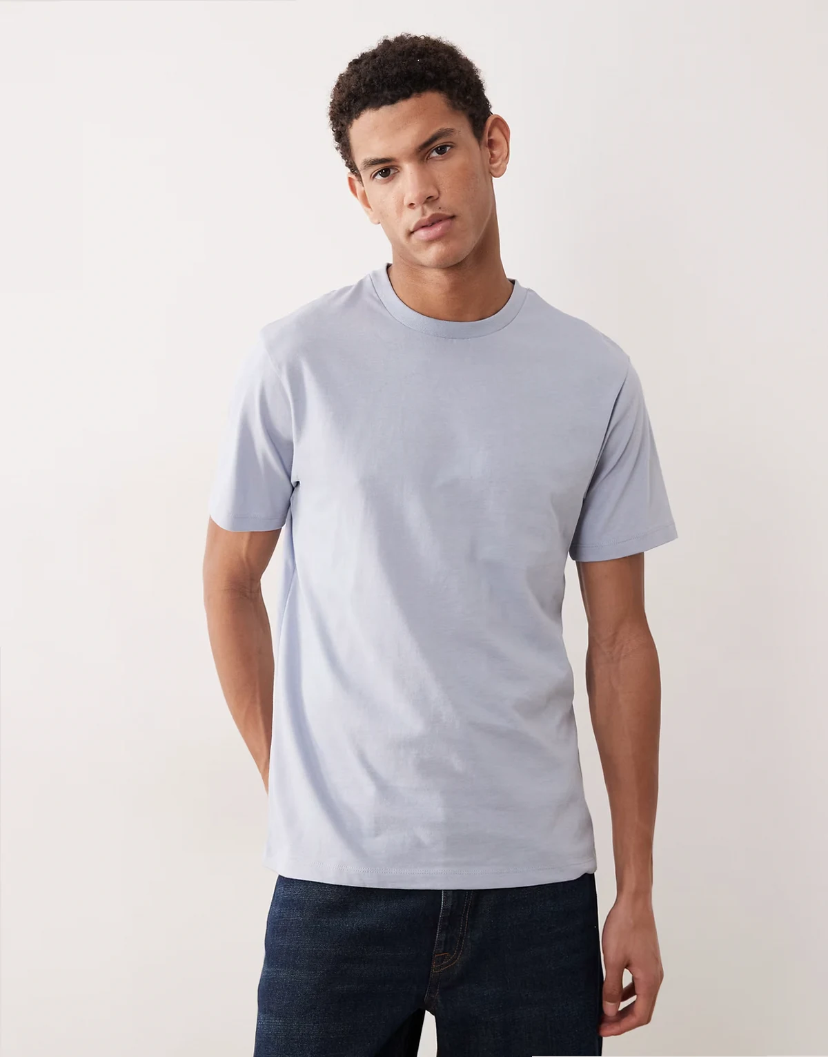 – Basic – Jasnoniebieski T-shirt z okrągłym dekoltem
