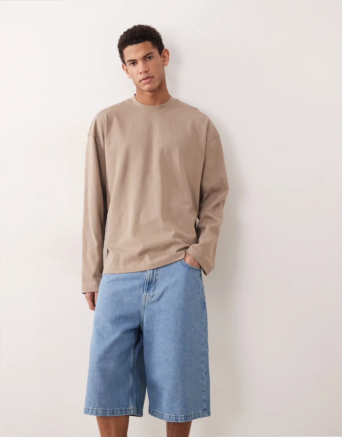 – Circular Design Collection – Brązowy bardzo gruby T-shirt oversize z długimi rękawami