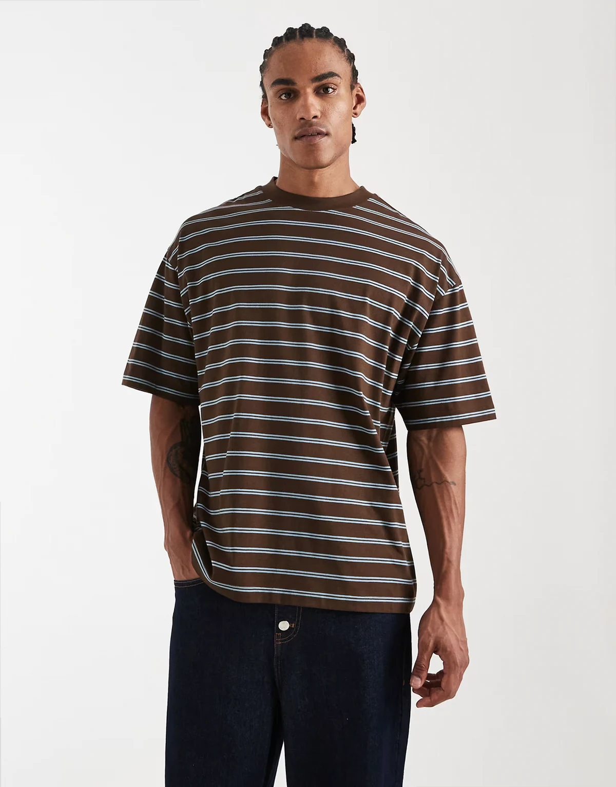 – T-shirt oversize w brązowo-niebieskie paski