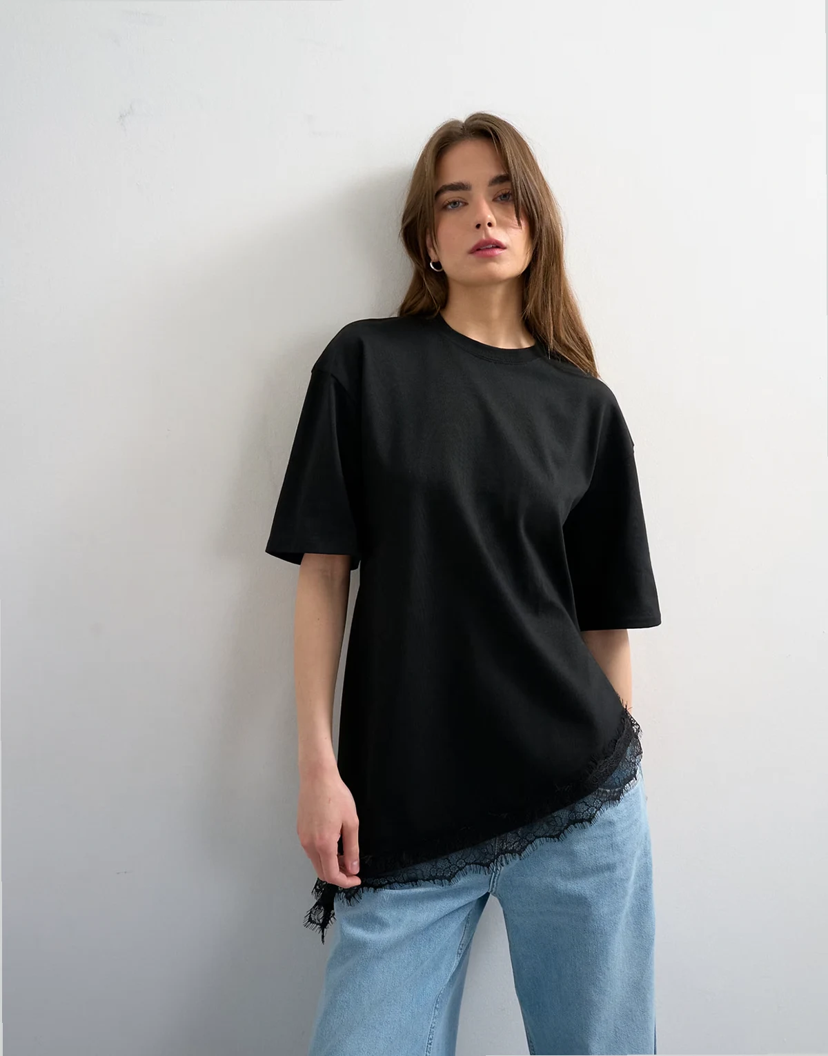 waisted lace trim tee in black