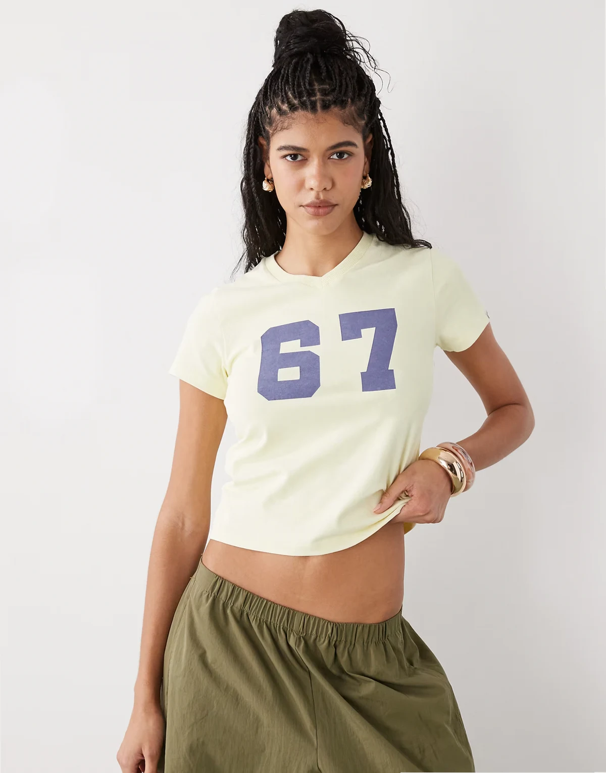 athletic v-neck number tee in yellow