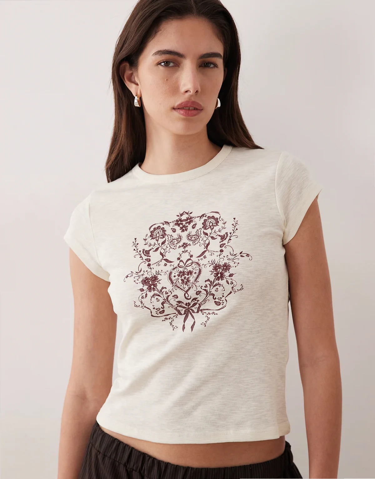 fitted slubby t-shirt with graphic in cream