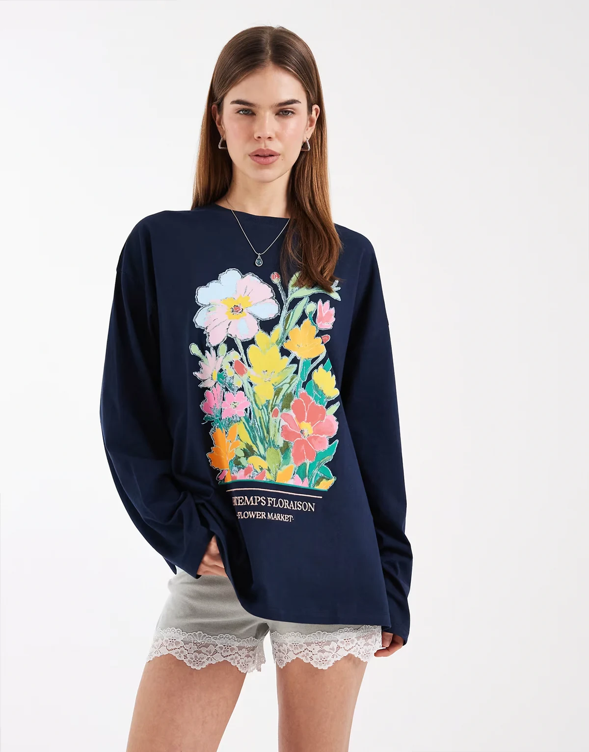 – Langärmliges Shirt in Marineblau mit Blumen-Grafikprint