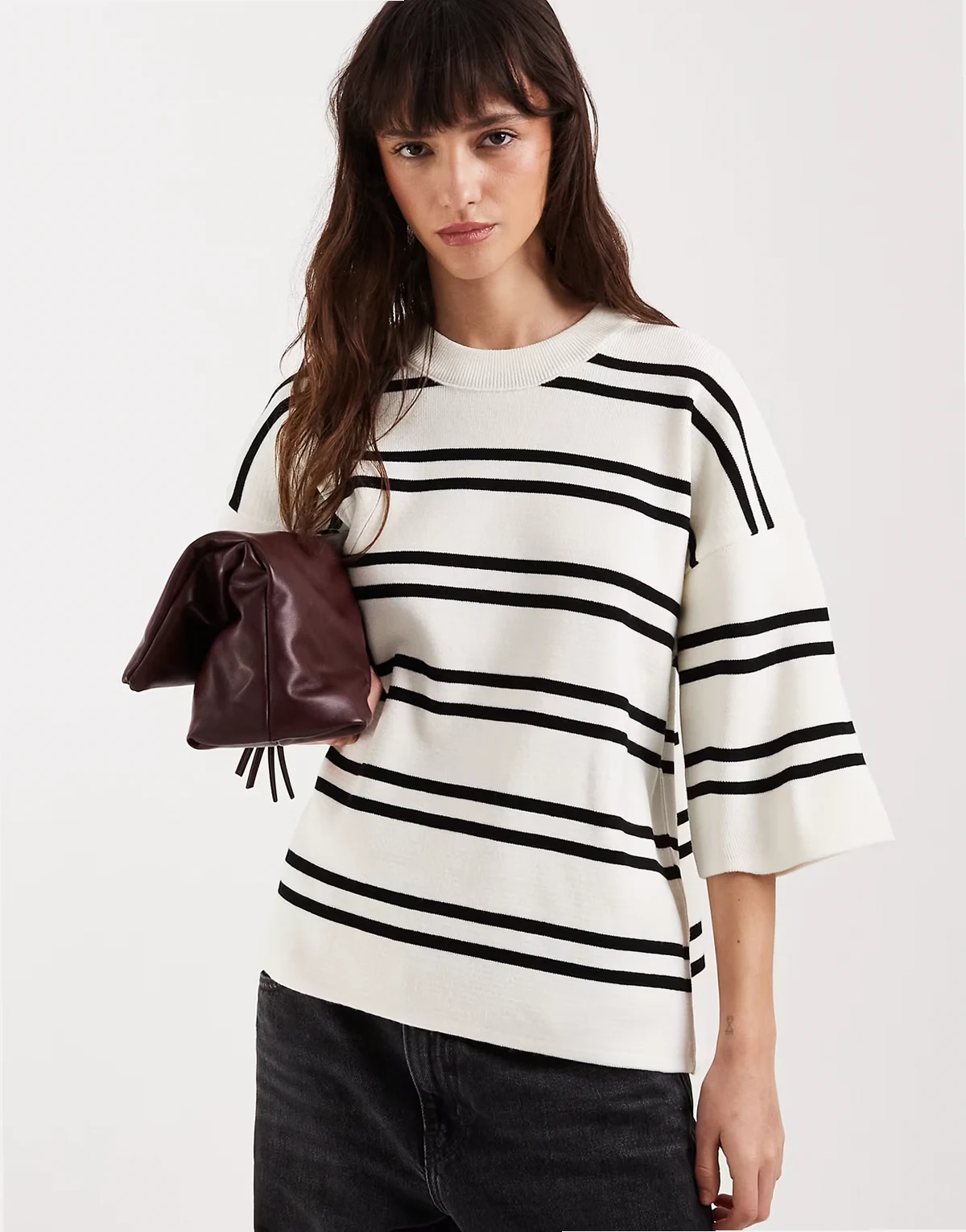 – Kompaktes, strukturiertes Oversize-T-Shirt aus Strick in Weiß mit Streifen