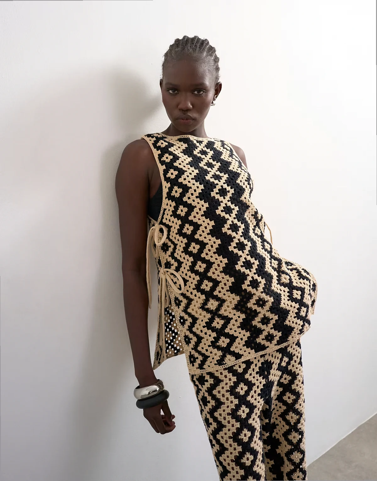 knit patterned crochet shirt in black and beige - part of a set