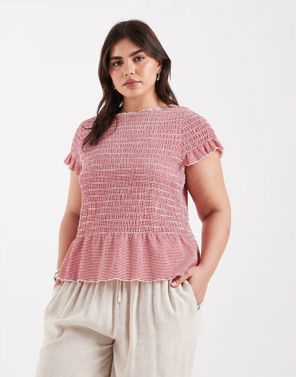 – Czerwony marszczony top z dekoltem w łódkę w kratkę vichy