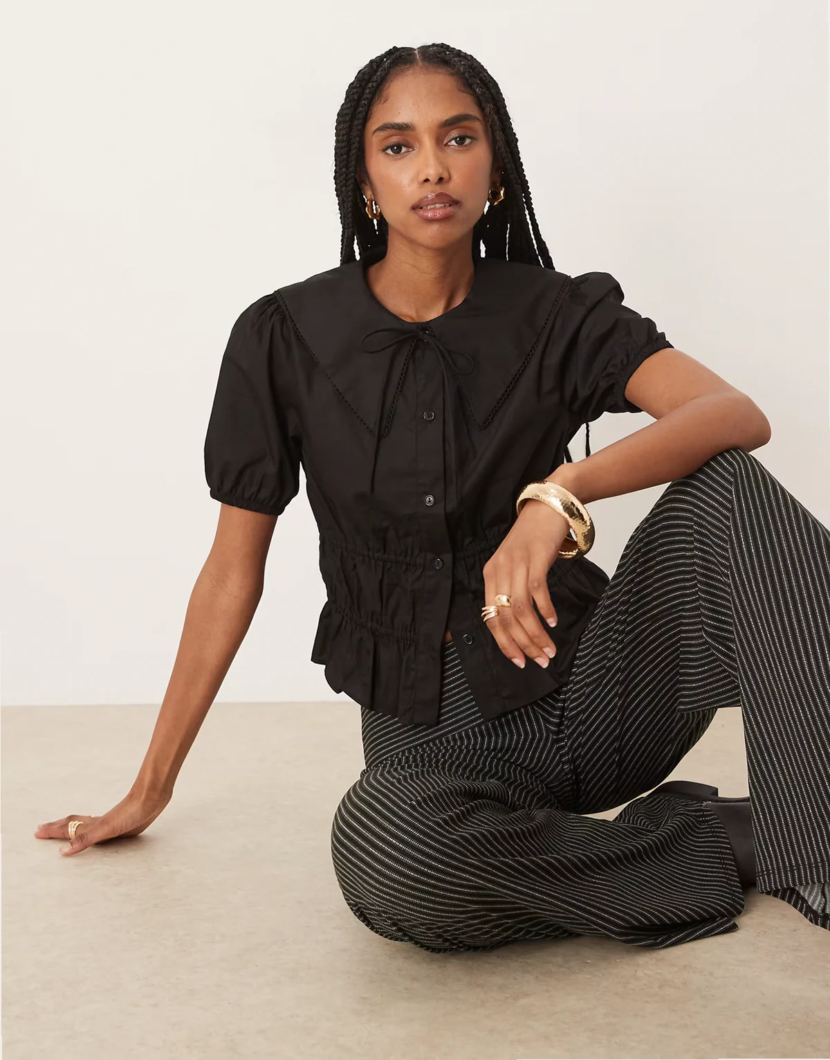 short sleeve ruched blouse in black