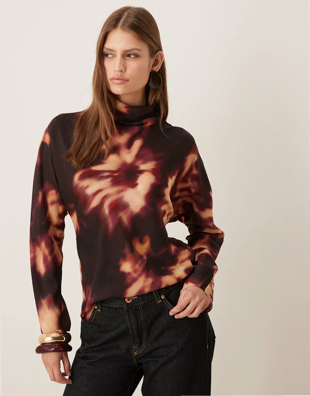 – Langärmlige Bluse in Dunkelrot mit Blumenprint