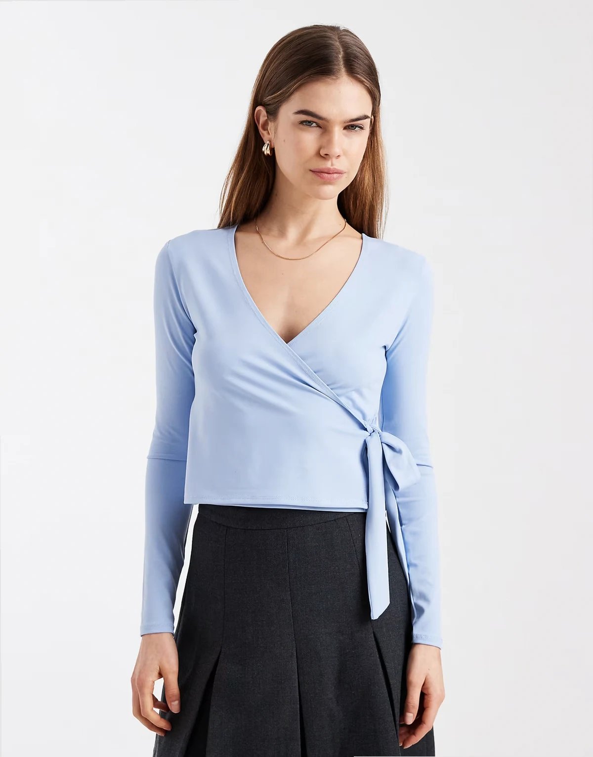 – Langärmliges Wickeloberteil in Hellblau