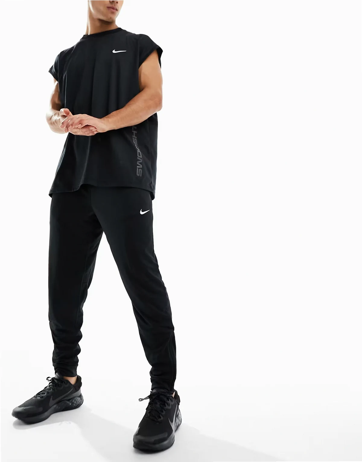 Totality sweatpants in black