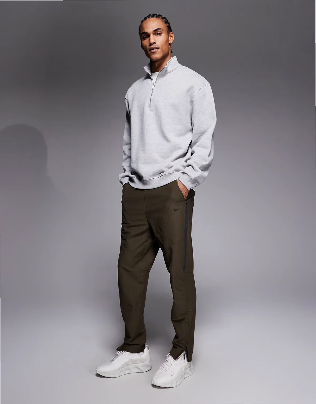 Solo Swoosh cuffed sweatpants in dark brown