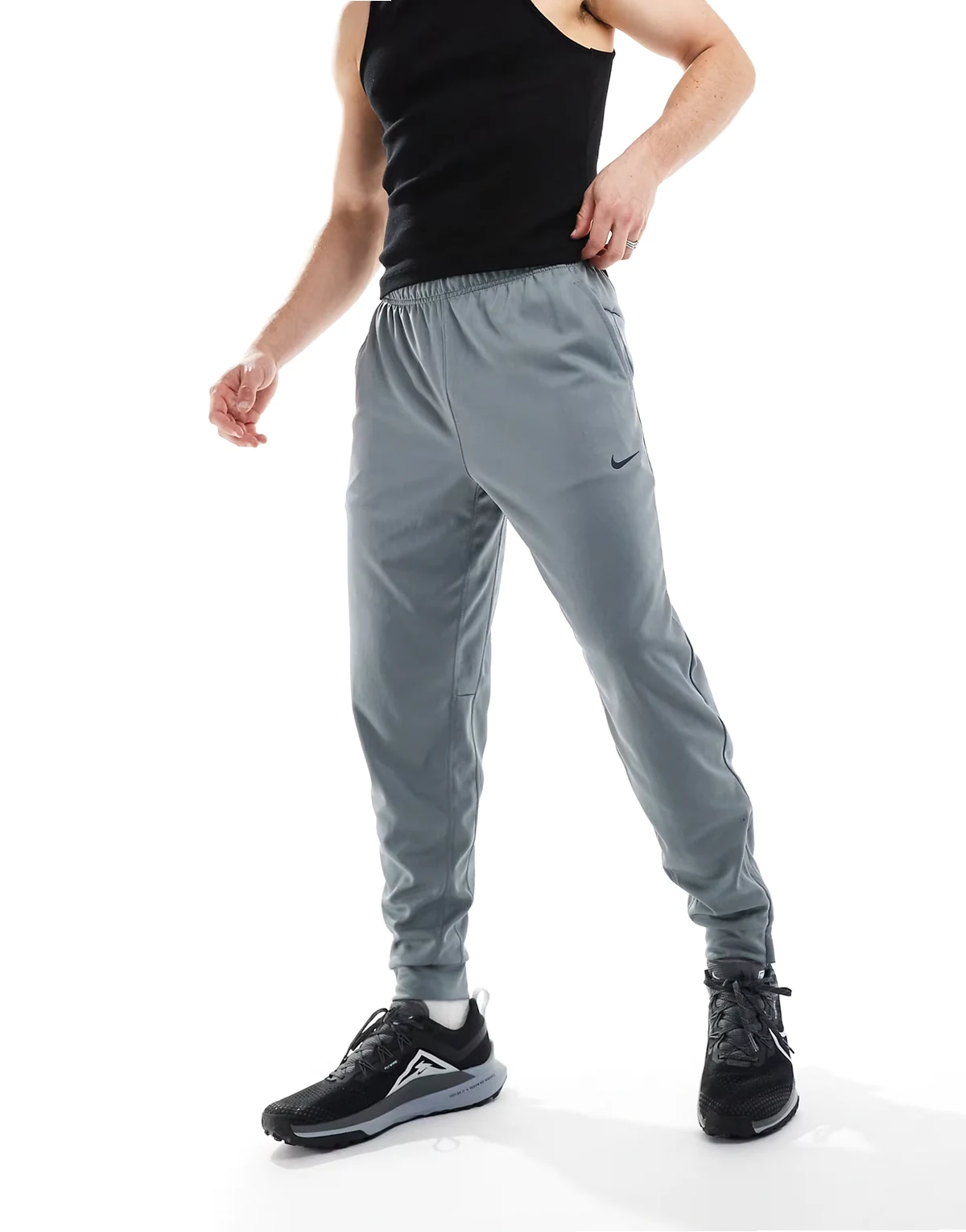Dri-FIT Totality pants in gray