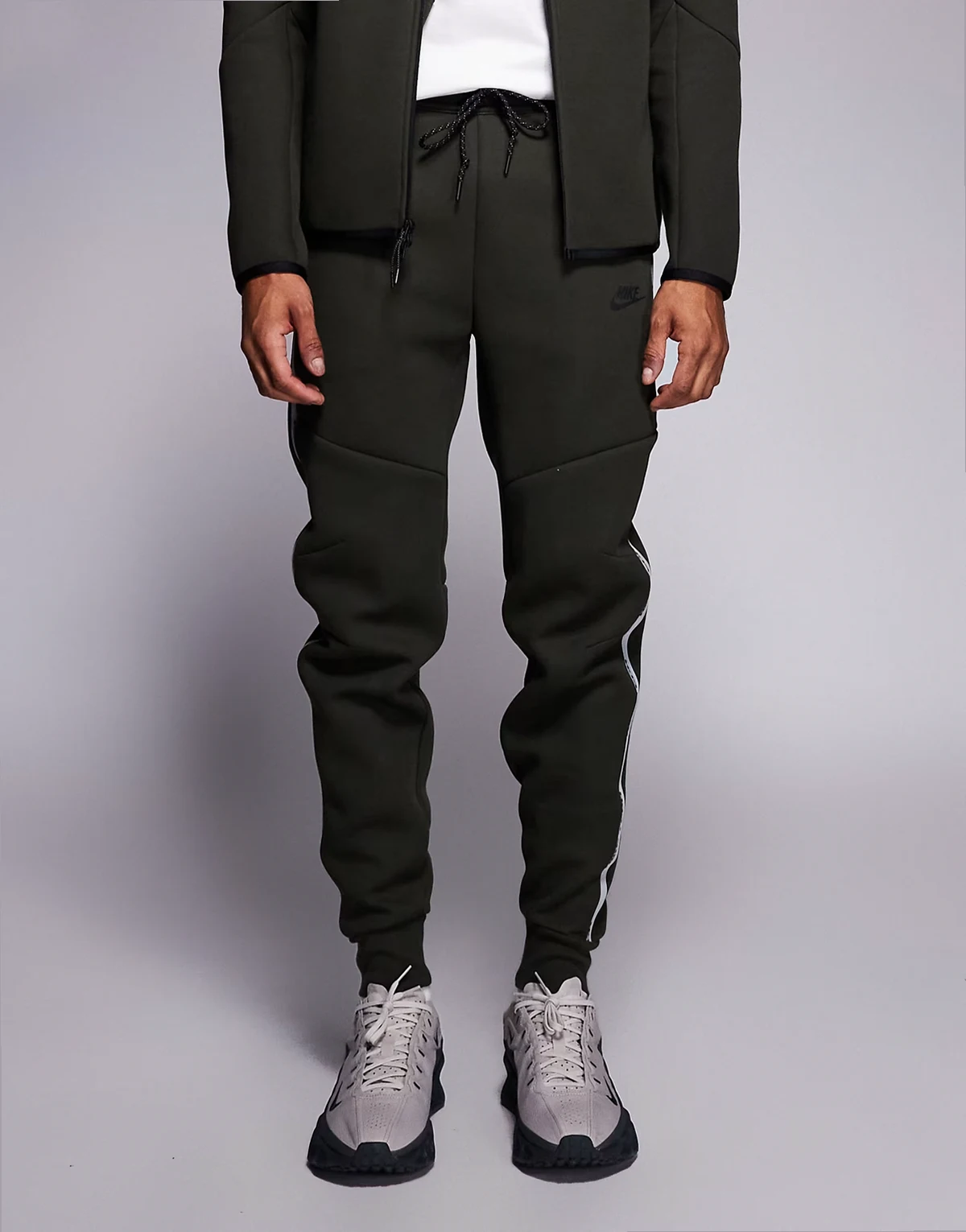 Tech Fleece reflective sweatpants in dark green