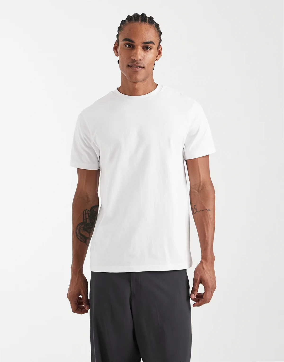– Biały bardzo gruby T-shirt
