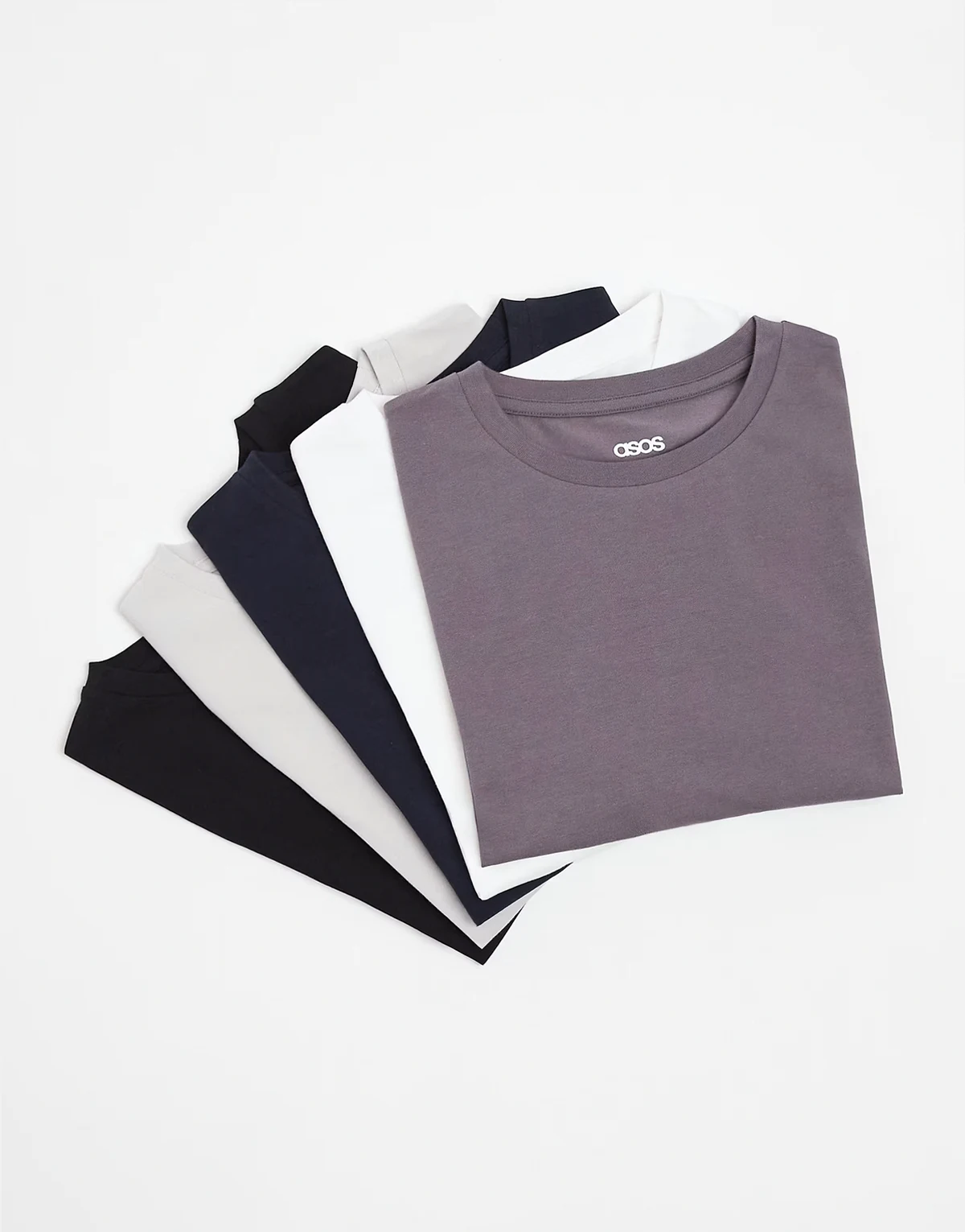 – Basic – Zestaw 5 T-shirtów o kroju podkreślającym sylwetkę w różnych kolorach