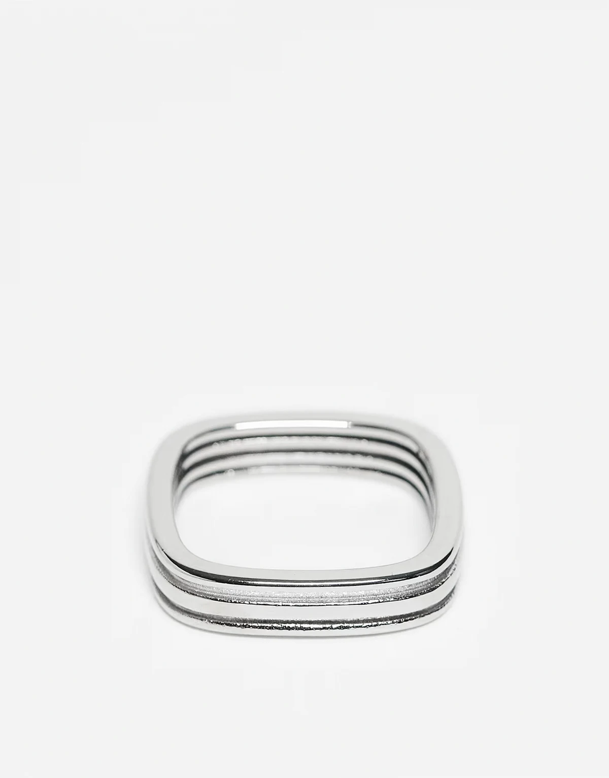 – Kwadratowy pierścionek z wodoodpornej stali nierdzewnej w kolorze srebra z trzema rowkami