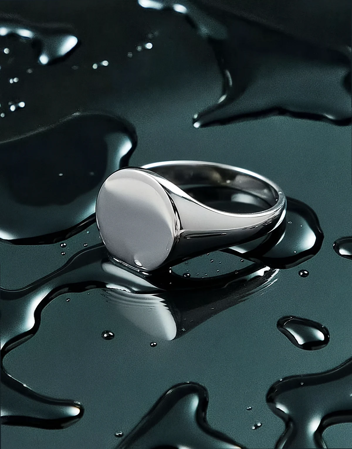 – Silberfarbener Siegelring aus wasserfestem Edelstahl