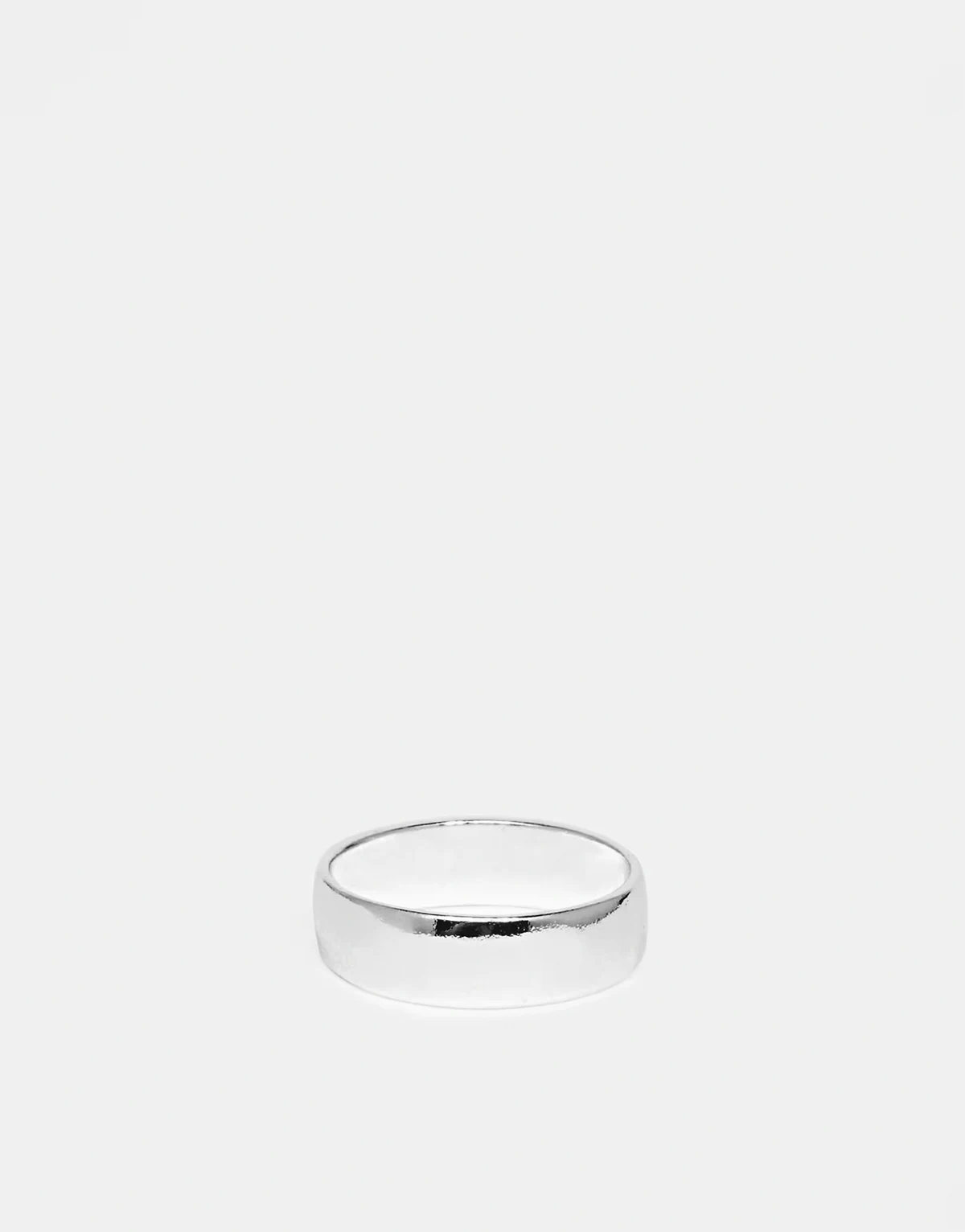 – Obrączka w odcieniu srebra