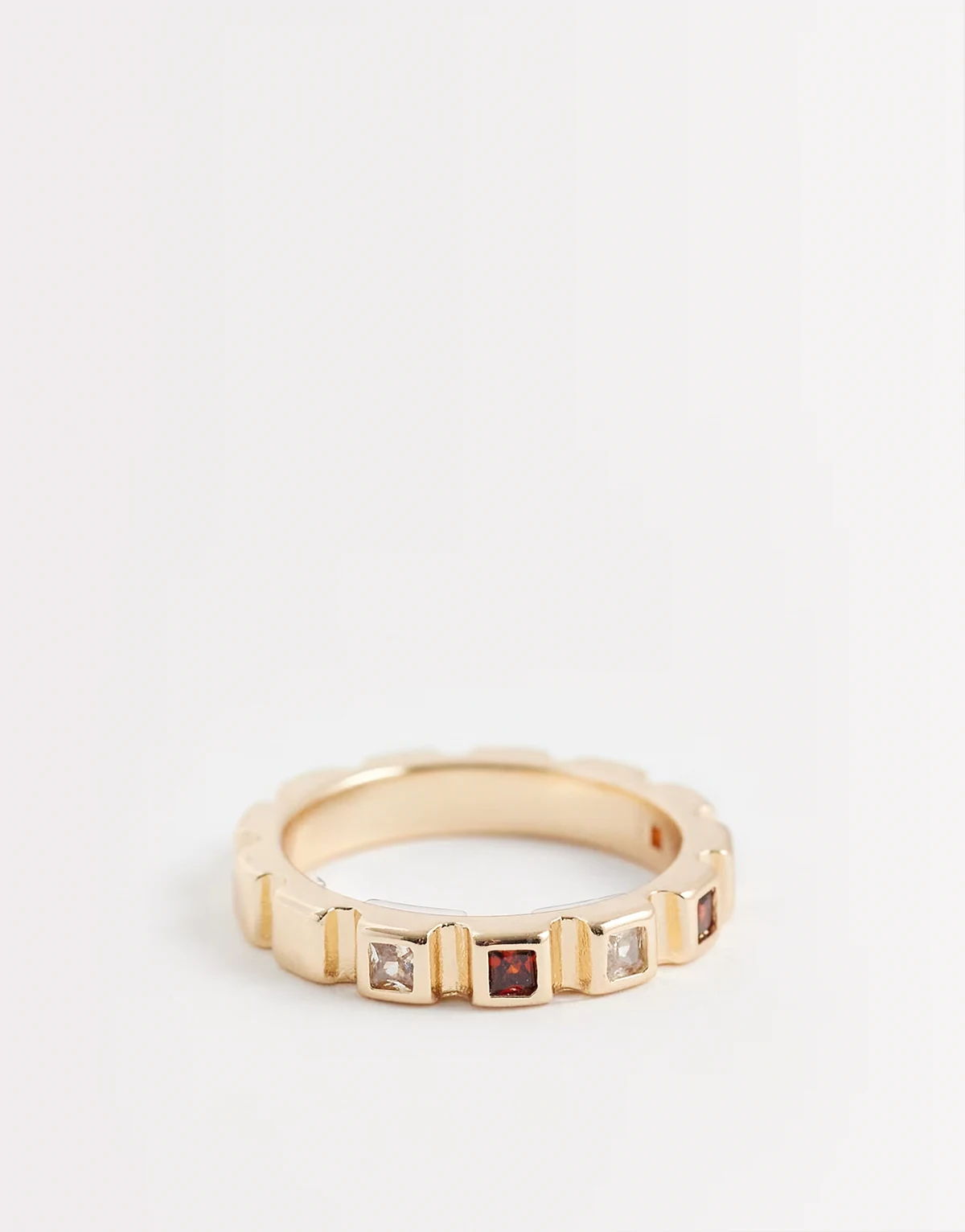 – Bandring in Goldoptik mit eckigem Schmuckstein