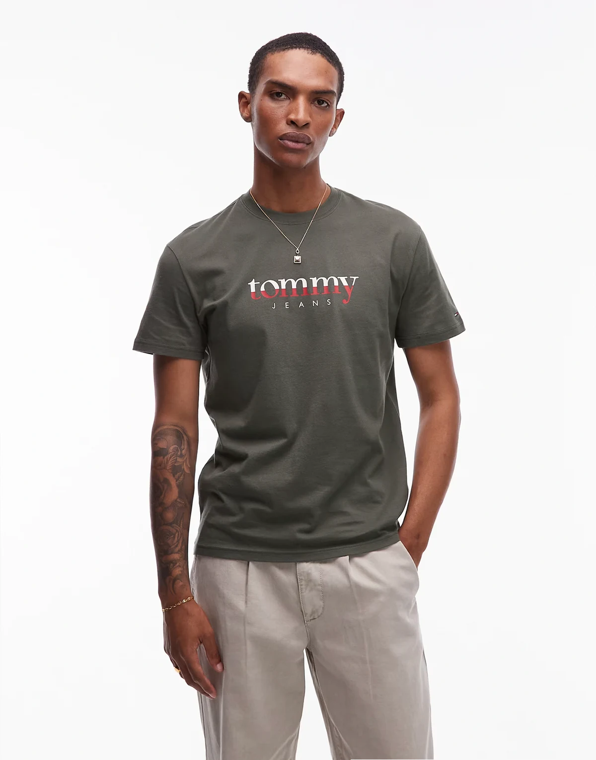 – T-shirt w kolorze khaki i dużym logo z efektem ombre