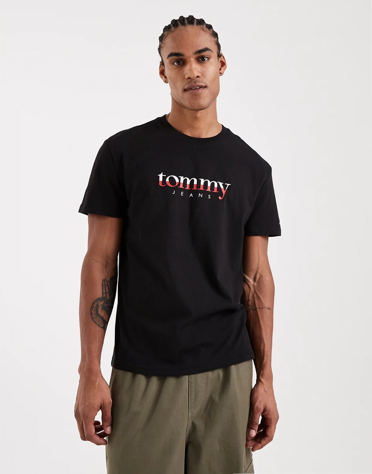 – Czarny T-shirt z logo i efektem ombre