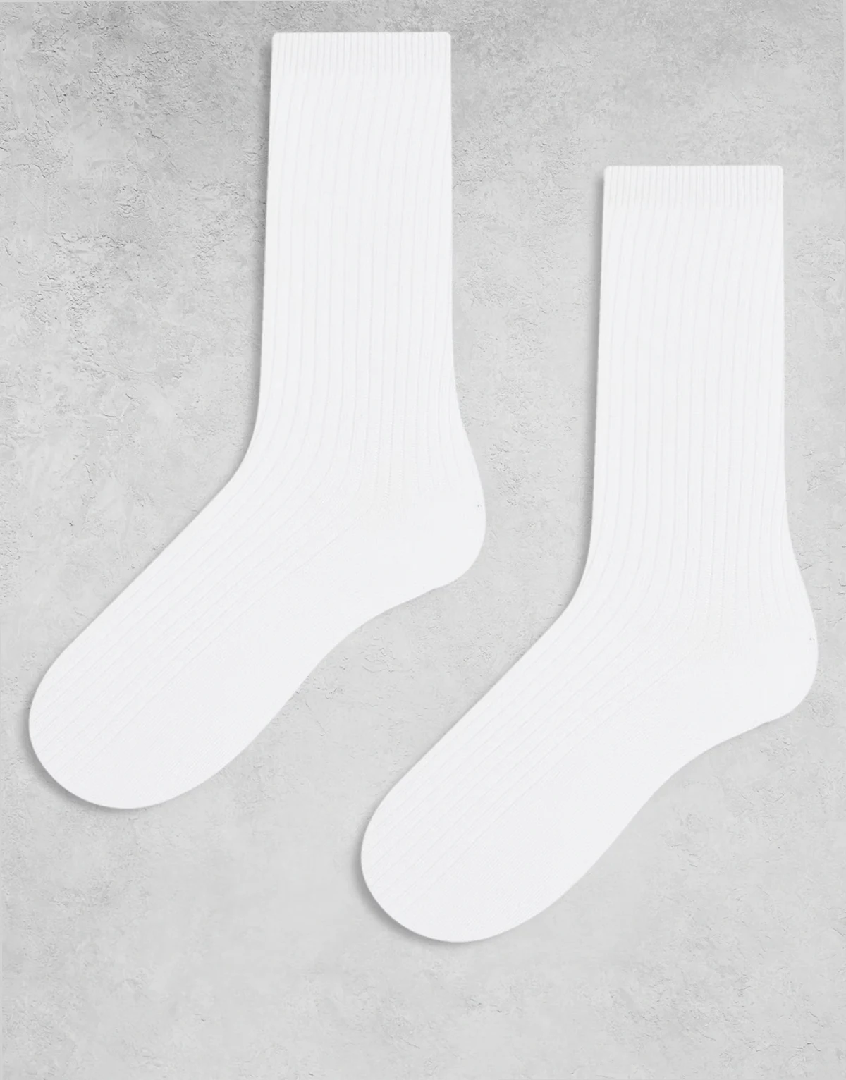 – Weiße gerippte Sneakersocken, 2er-Pack
