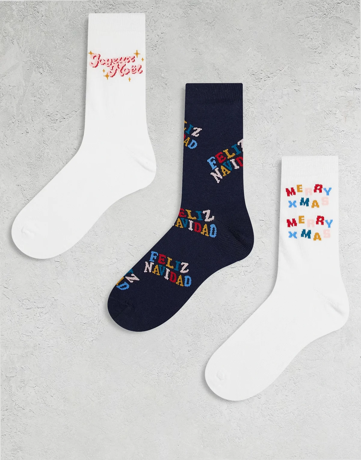 – 3er-Pack bunte Socken mit weihnachtlichen „Feliz Navidad“-Motiven