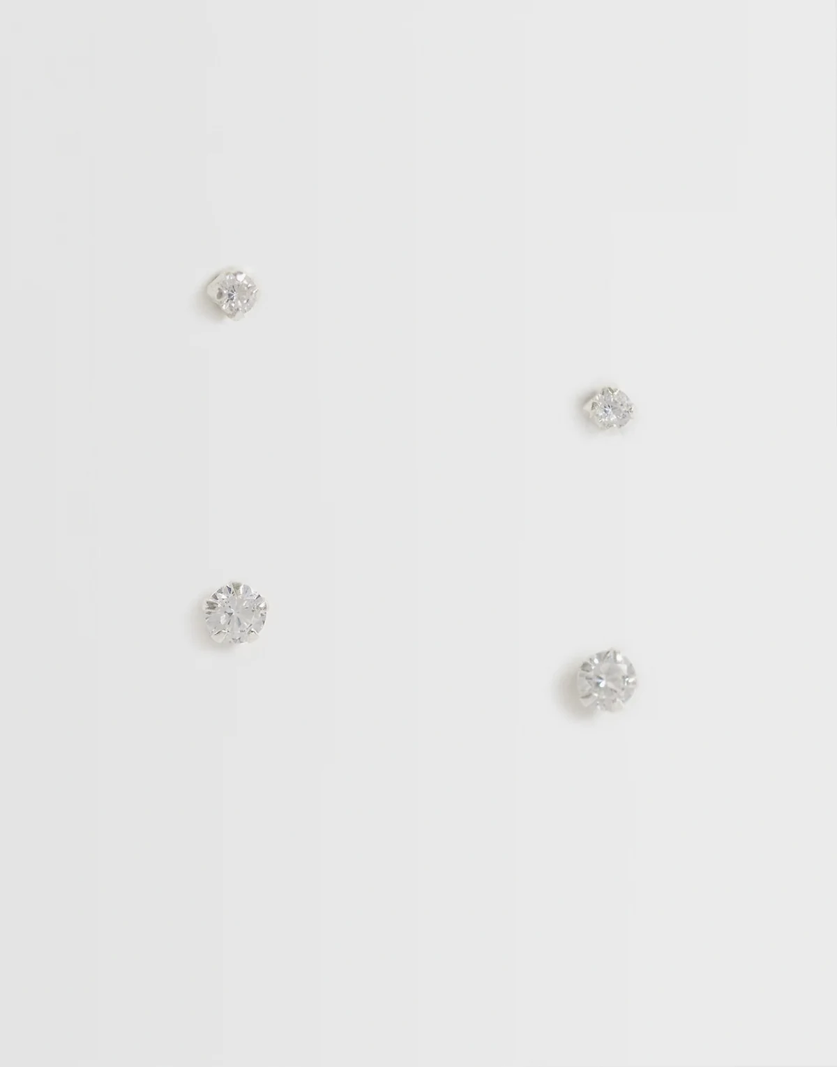 – Zestaw 2 par kolczyków-wkrętek ze srebra wysokiej próby z kryształkiem