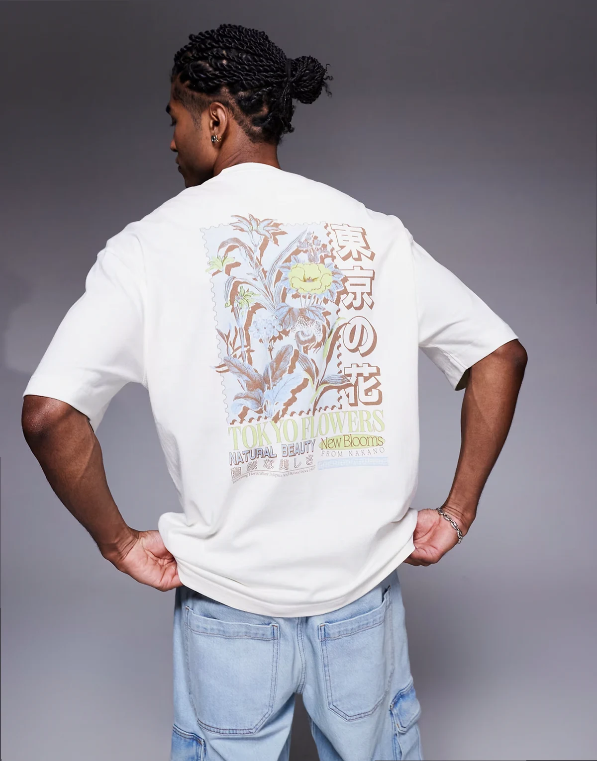 – T-shirt oversize w kolorze ecru z motywem kwiatowym i napisem „Tokyo”