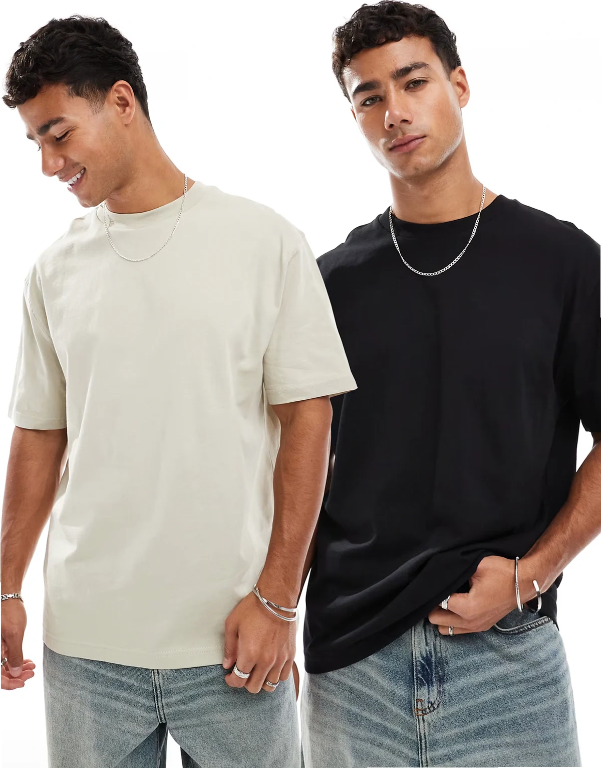 – Zestaw 2 luźnych T-shirtów basic w kolorach czarnym i szarobeżowym