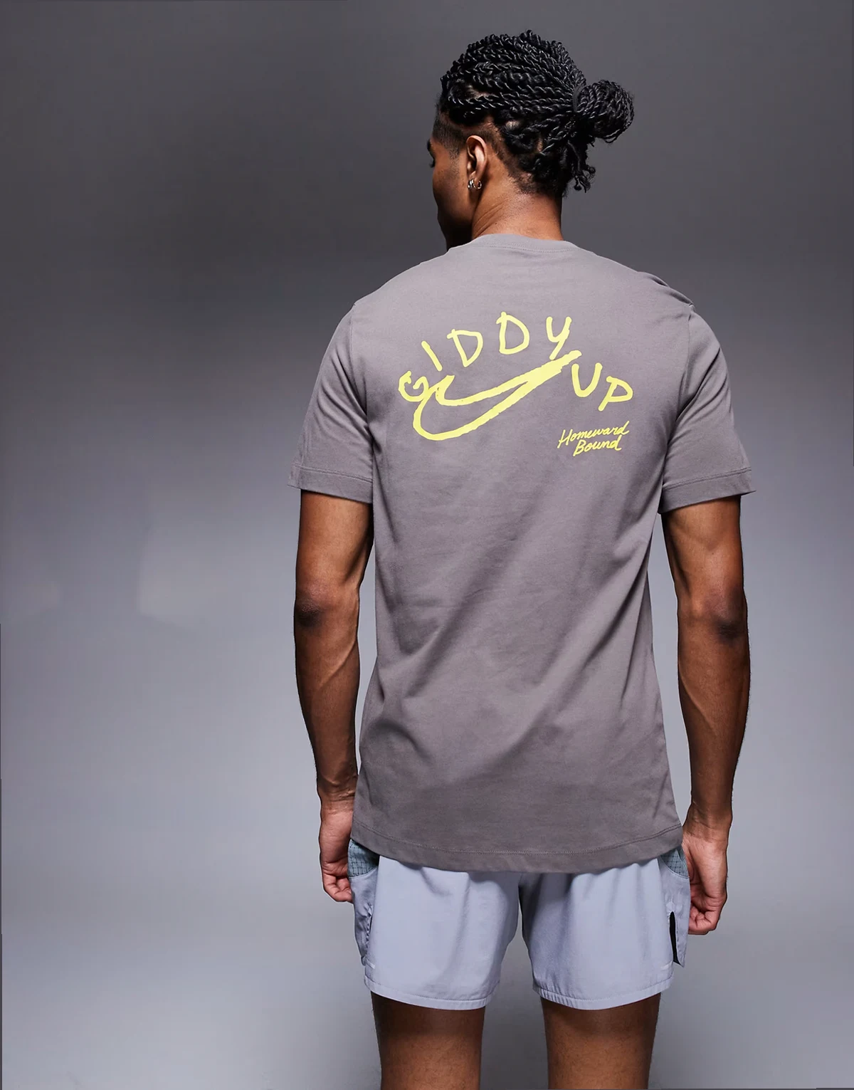 "giddy up" back print t-shirt in gray
