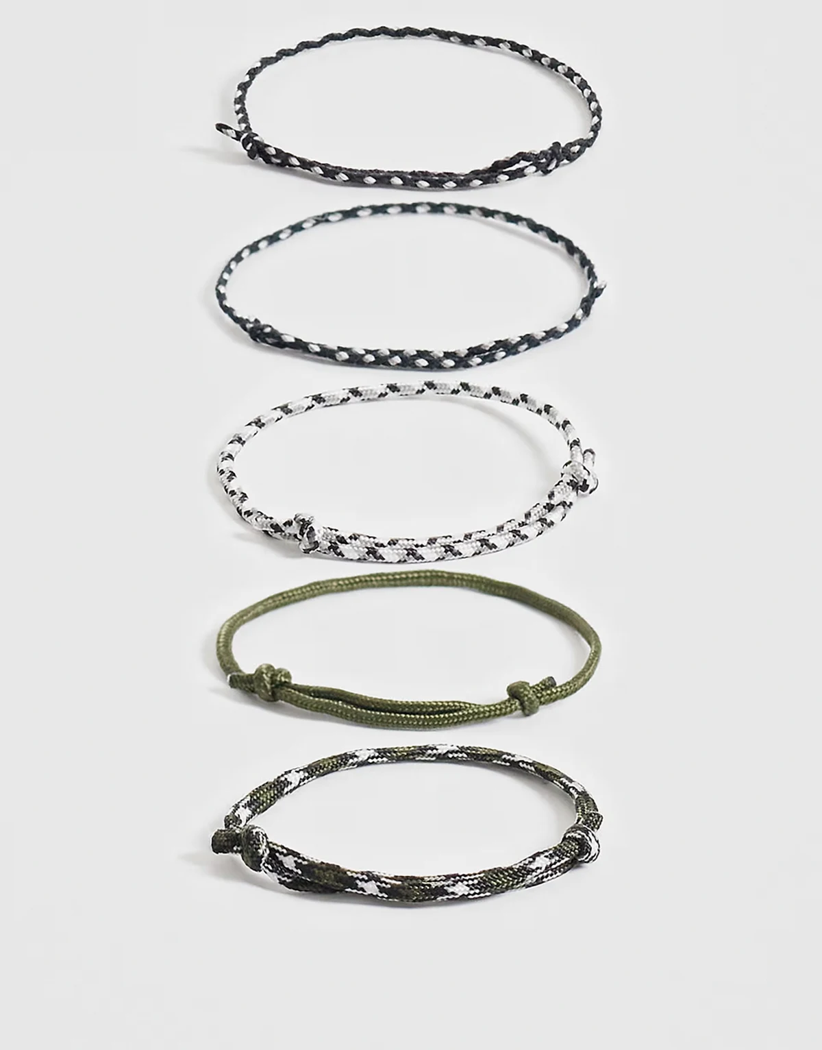 – Zestaw 5 bransoletek ze sznurka w różnych kolorach