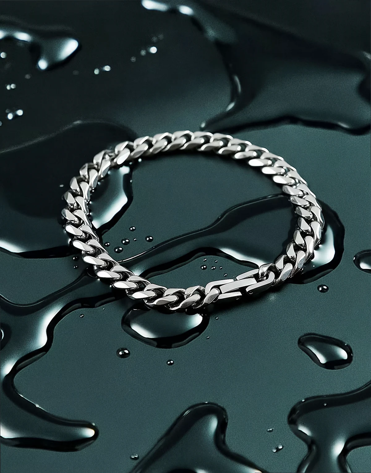 – Bransoletka łańcuszkowa z wodoodpornej stali nierdzewnej w odcieniu srebra