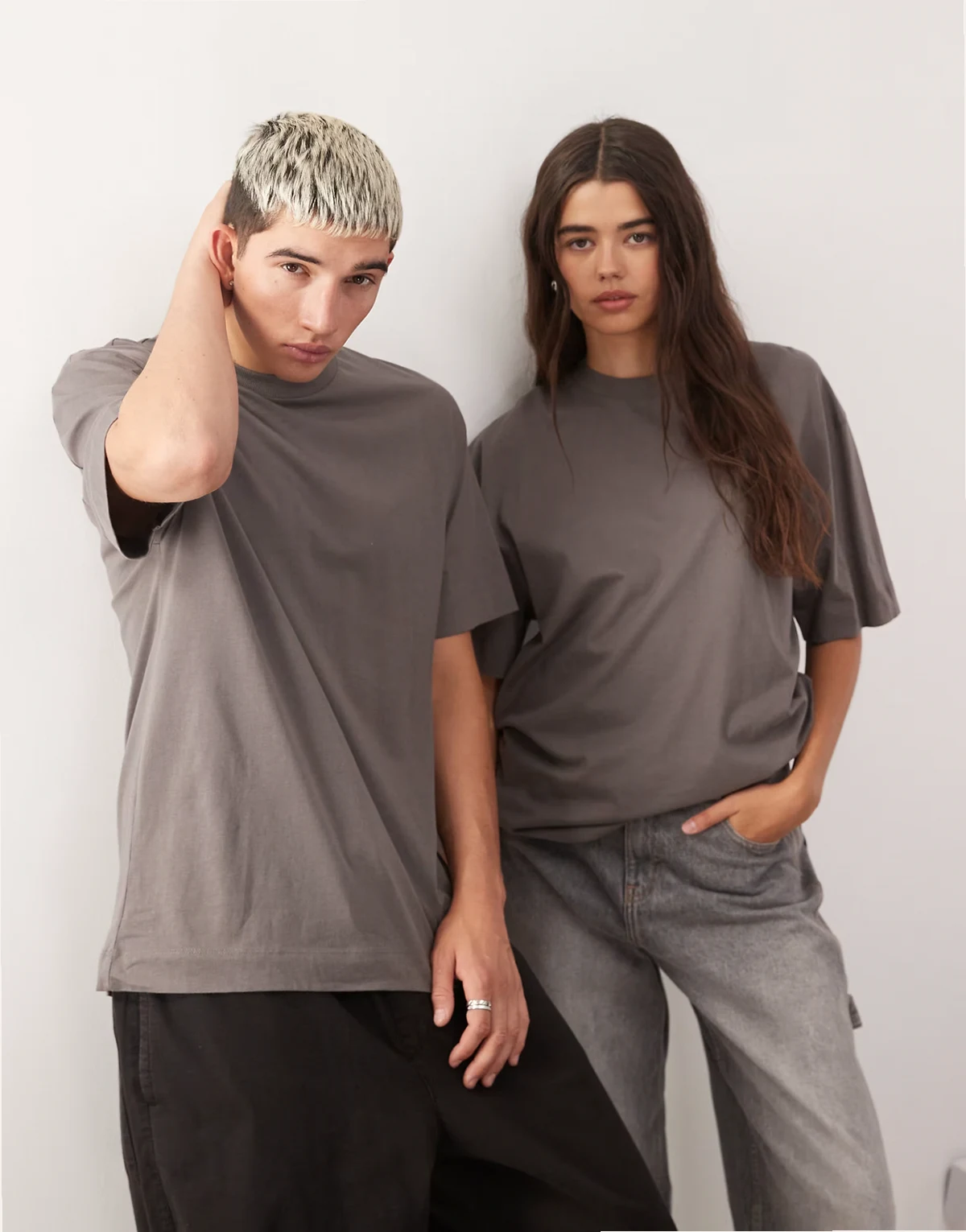 Unisex t-shirt in charcoal