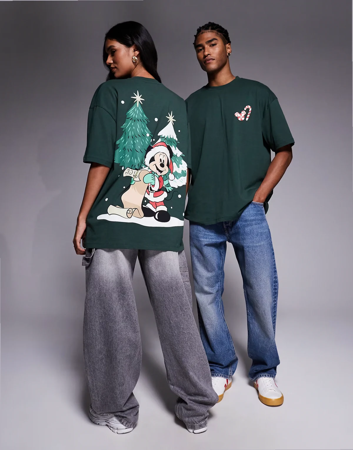 – Disney – Ciemnozielony T-shirt unisex o kroju oversize ze świątecznym nadrukiem z Myszką Miki