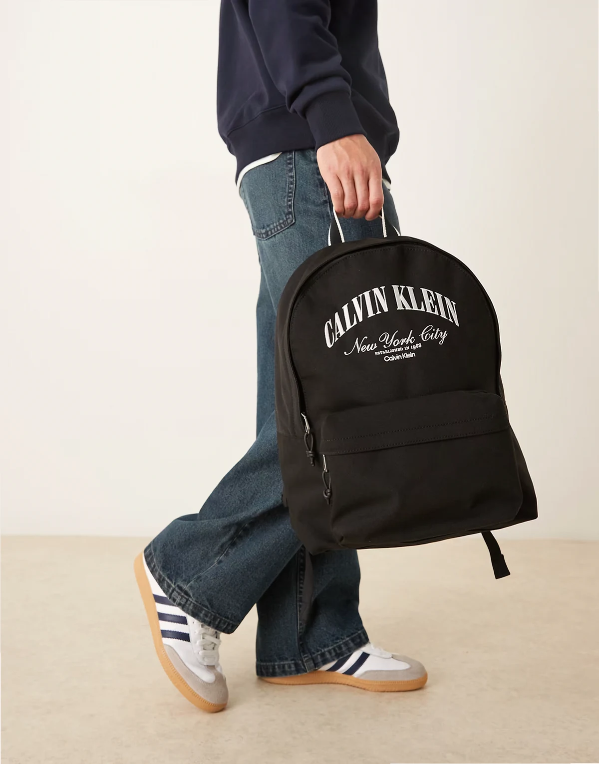 Jeans – Czarny plecak z grafiką