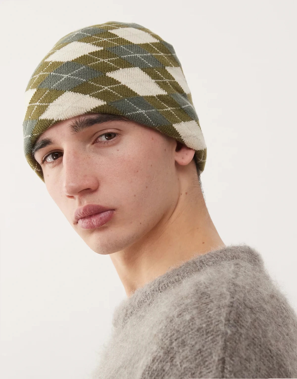 – Strickmütze mit buntem Rautenmuster