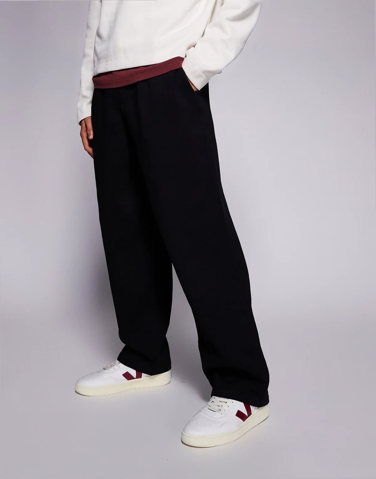 balloon fit sweatpants in black