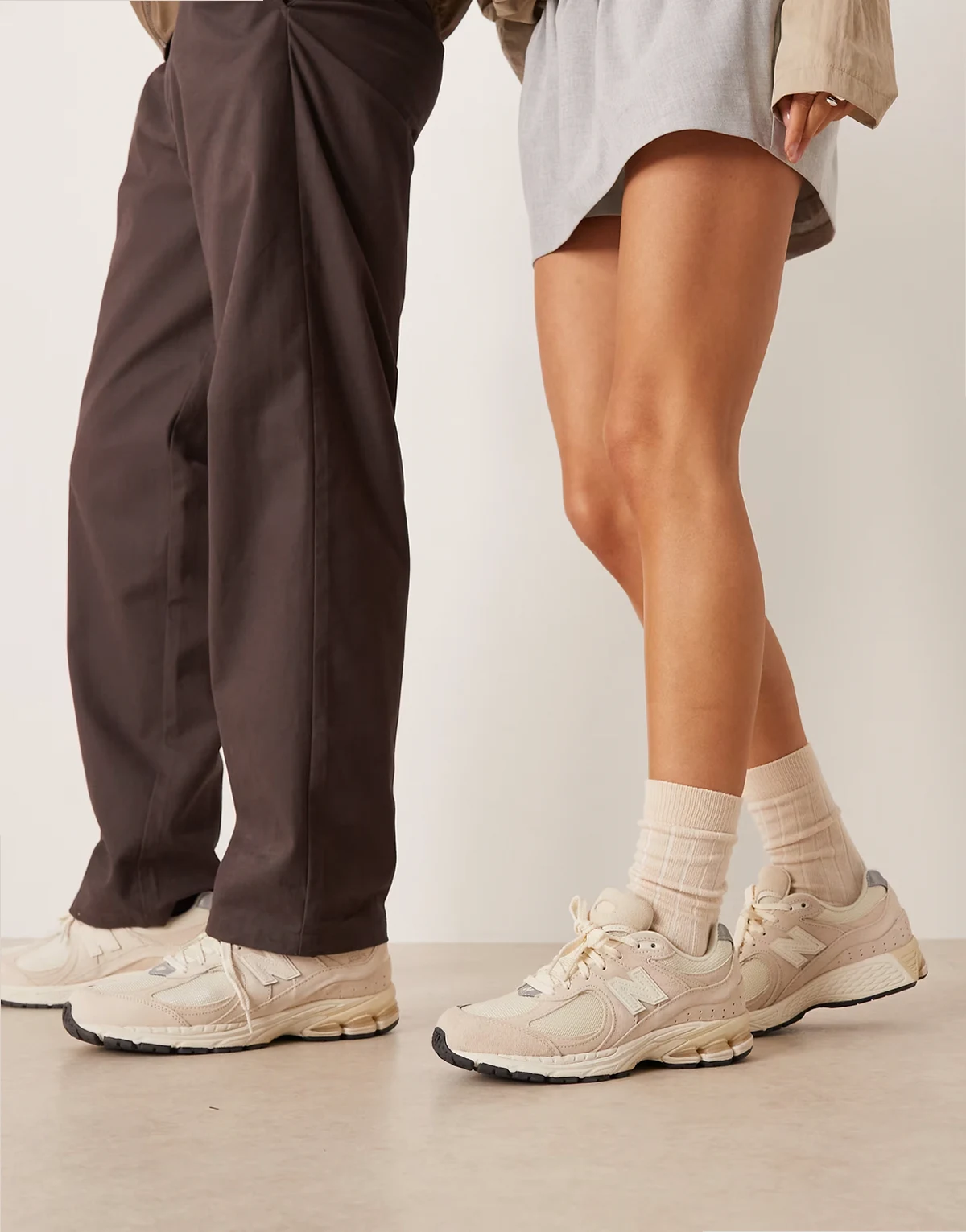 2002 unisex sneakers in off-white