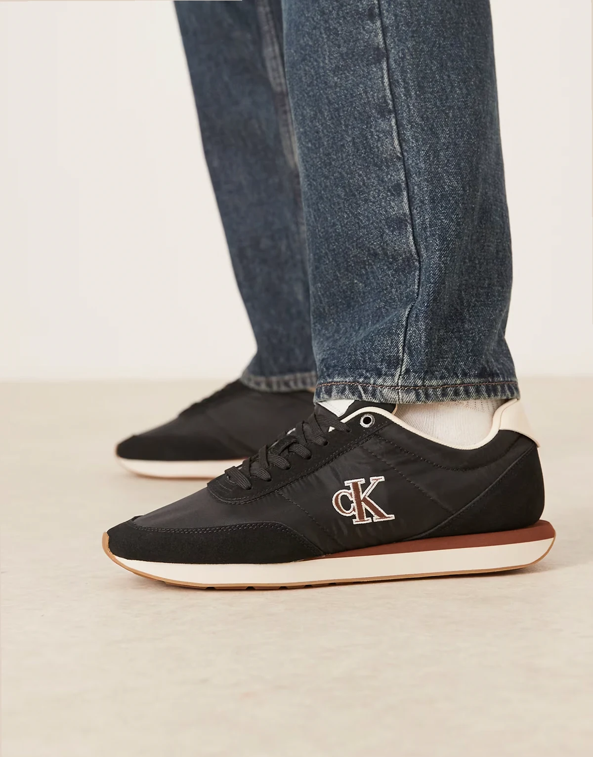 Jeans – Runner-Sneaker in Schwarz mit Retro-Design