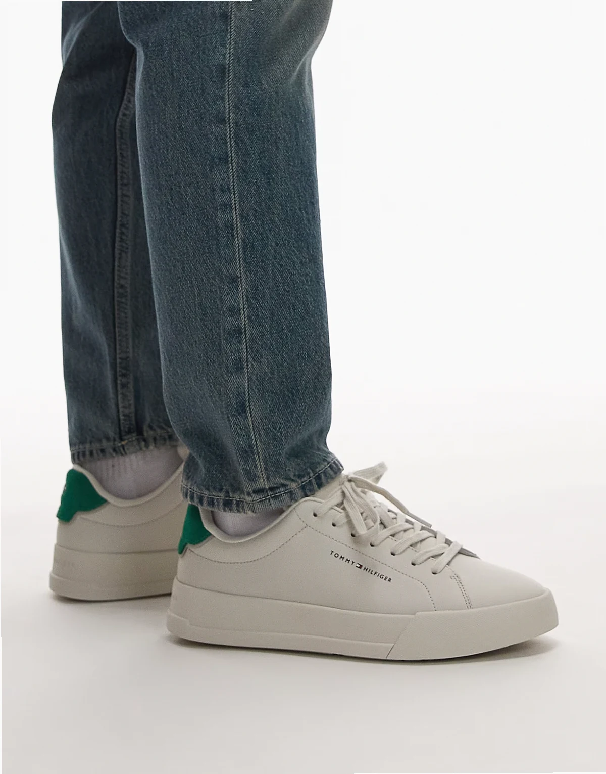 – Court-Sneaker aus Leder in Wollweiß und Grün