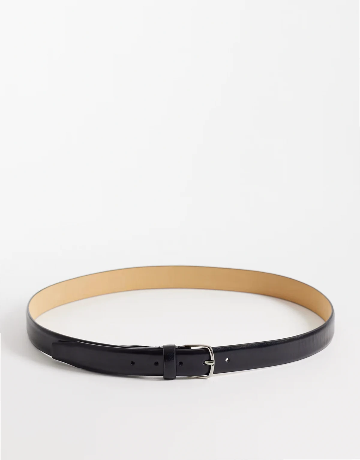 – Czarny, klasyczny pasek ze 100% skóry