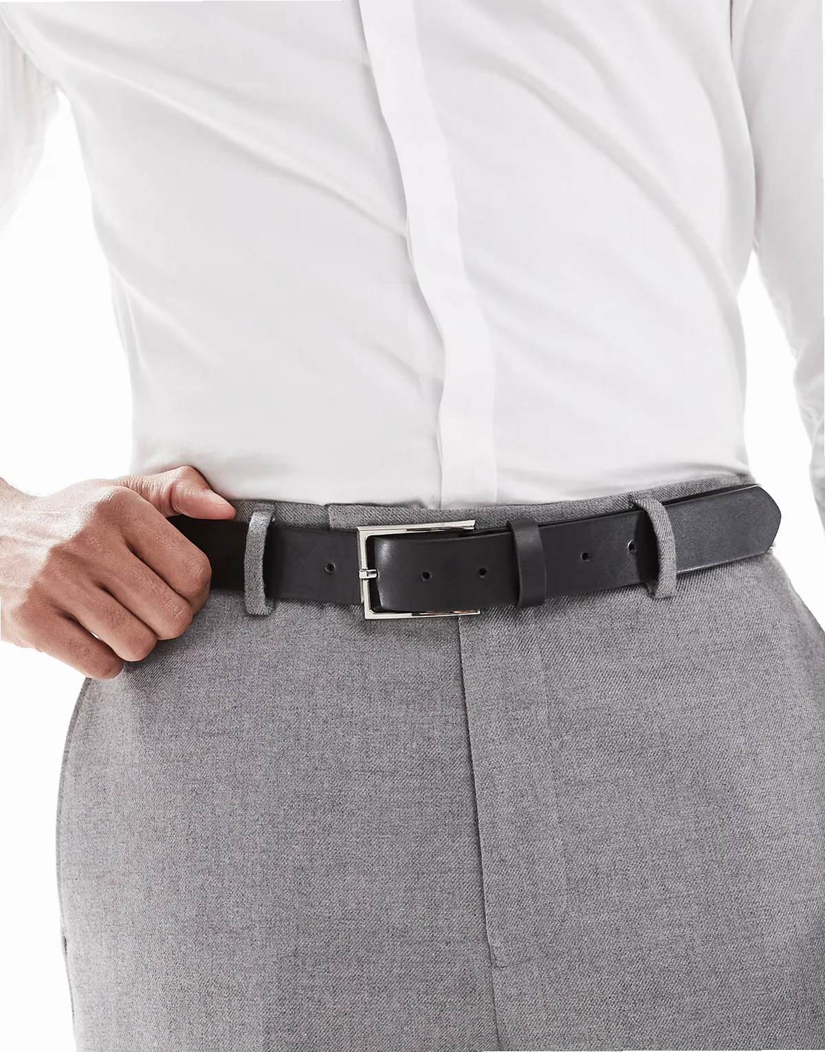 – Eleganter Gürtel aus Kunstleder in Schwarz mit Schnalle in Silberoptik