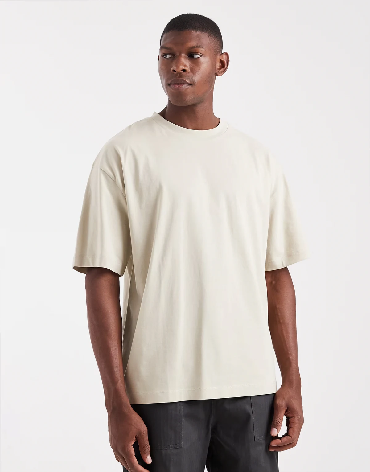 – Basic-T-Shirt in der Farbe Pelikan mit Rundhalsausschnitt und Oversize-Passform